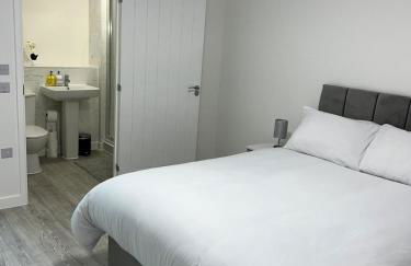 Serenity Waterfront 2 Bed Apartment - Foto 57