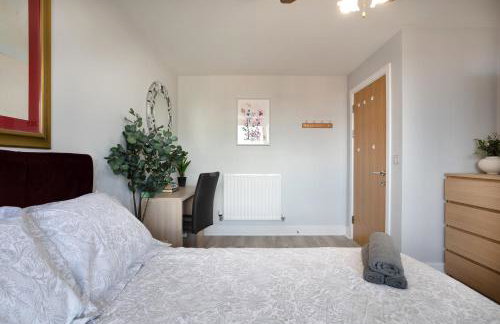 Vista Verde - Luxury City Penthouse 2BR - Sleeps up to 6 - Parking - Photo 43