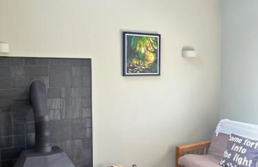 Tranquil 1 bedroom cottage 15 mins drive to sea - Foto 15