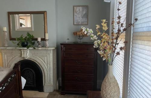 1 Br Private Victorian Apt in convenient City location on half acre sleeps 4 - Foto 18