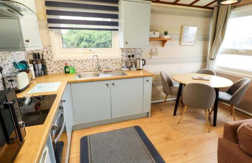 Moggs Retreat - Photo 8