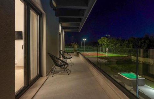 3 Bedroom Cozy Home In Nedescina - Foto 34