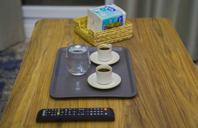 Exclusive Spacious 2 1 Apartment 2 Bathrooms - Core Living - Photo 4