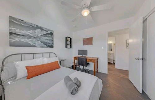 Pool & Hot Tub! Centrally Located, Less Than 3 Miles to The Strip! - Foto 9