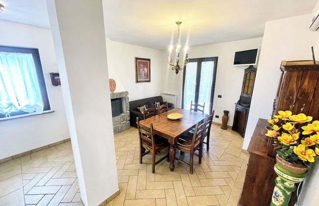 Pool, Jacuzzi and Events Room - Charming Villa in Umbria - Sleeps 24 - Lake View - Foto 42