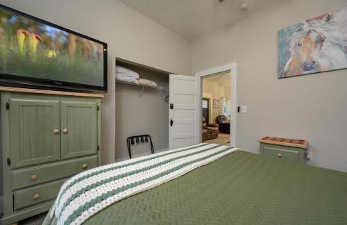 Promise Land Manor Historic home lake access, near parks and venues - Foto 13