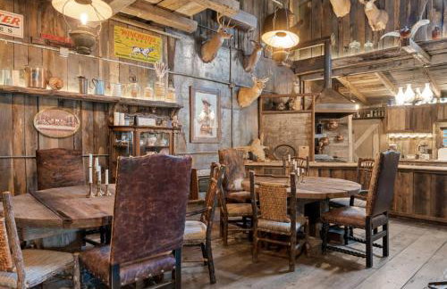 Mimi's Mother Pearl: Includes (2) 4-door UTV's - Foto 19