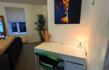 2 bedroom 2 bathroom ground floor apartment in central location - Foto 9