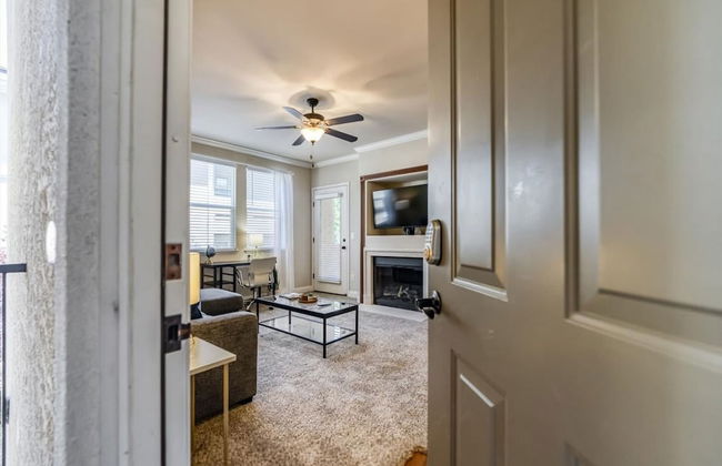 2BR Getaway Pool Gym Basketball Court Theater Access - Photo 21