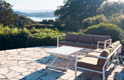 Exclusive Authentic Riviera Villa - Private Pool, Pétanque Court, Panoramic Mediterranean Sea & Estérel Mountain Views - Foto 32