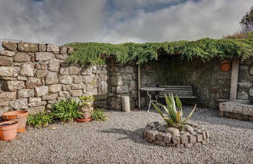 Naut Retreat, The Big Barn - Spacious & cosy cottage, walk to Porthcurno beach, Pedn Vouder & Minack Theatre - Photo 66