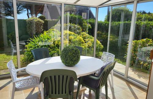 "Maison de Kerleven" face à la plage avec un environnement très agréable, à 5 minutes du Golf!! - Foto 1