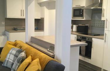 Cosy cottage with sea views close to local shops. - Photo 4