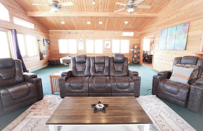 Lookout Lodge An Extraordinary Escape for 10! - Photo 24