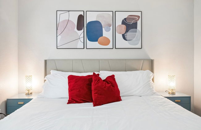 Spacious 2BR King Suite w Gym Pool Close to DT - Foto 15