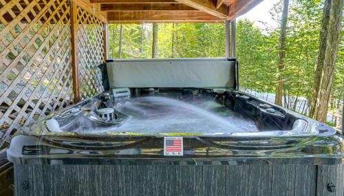 Less Than 1 Mi to Lake Cabin with Hot Tub in Greentown! - Foto 2