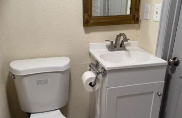 Downtown, 5-bed, 3-bath, 3-level - Foto 1