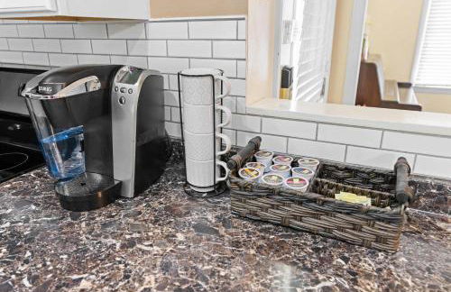 Modern Memphis Retreat - Sleeps 7 - Fireplace - Foto 22