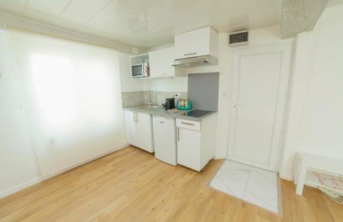 PRESTIGELOC - 3 Studios au Choix - 2 avec Sauna privé gratuit, 1 avec 3 Couchages, Centre-ville - Foto 25