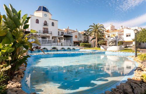 Casa en la playa con piscinas costa - Foto 1