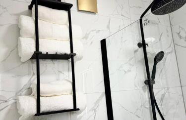 Natura Lux Holiday House with Pool and Jacuzzi - Foto 13