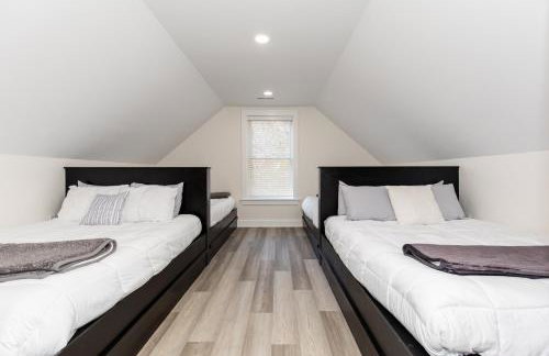 New Group Space - Sleeps 20! Near Sports Center - Photo 65