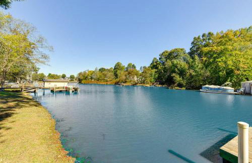 Waterfront Lake Hickory Retreat with Private Dock! - Foto 29