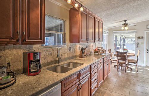 White River Fishing Escape with Deck and Patio! - Foto 11