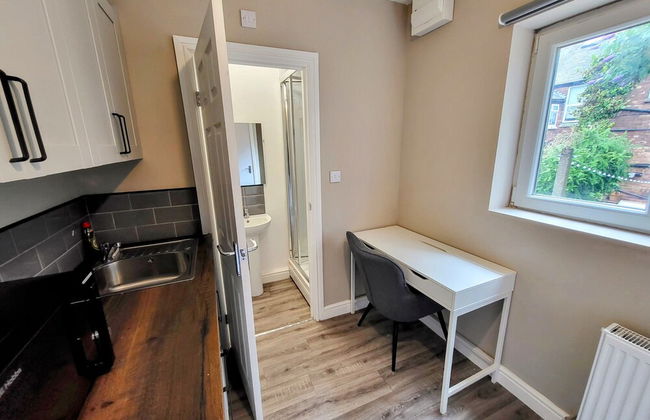 Comfortable Stay - LB Ave - Photo 27