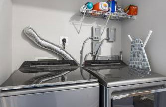 King and Queen Beds with a Gourmet Kitchen - Foto 15