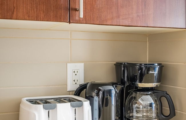 Beautiful Condos In the Heart of Downtown - Foto 15