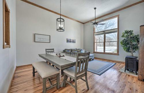 Lake-View Retreat with Fire Pit in Mountain Home! - Foto 11