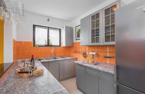 Sunset holiday home with pool and large, mature garden - Foto 14