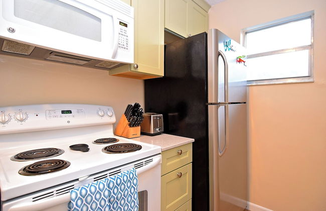 Crescent Street by VTrips - Photo 12