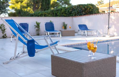 Amazing house W pool and big sunny terrace close to sea & beach - Photo 18