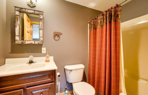 Winhall Home with Deck and Views, 6 Mi to Ski Slopes! - Foto 31