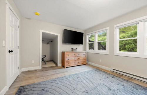 Whitewaters-Main plus Genoa on Oneida Lake - Sleeps 19 - Photo 47