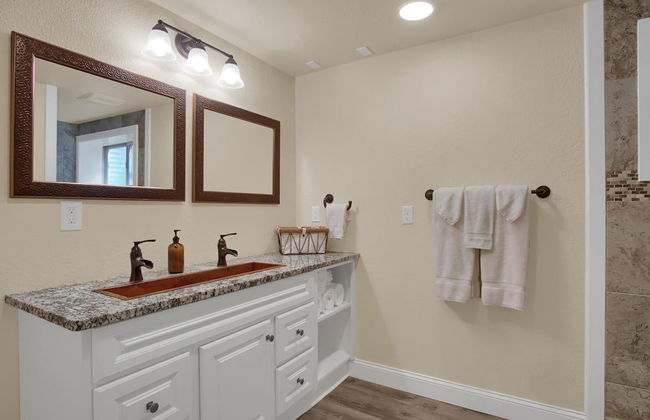 5BR Poe Manor Entertain,hot Tub+has Everything! - Foto 38