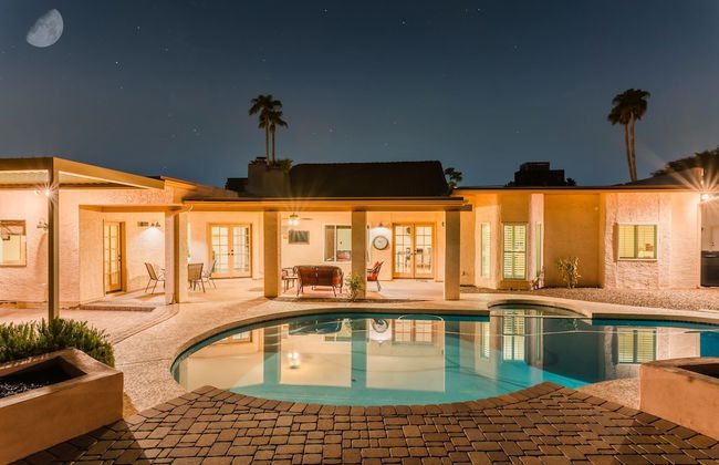 Desert Ridge by Avantstay Spacious Oasis w/ Pool & Hot Tub - Foto 14