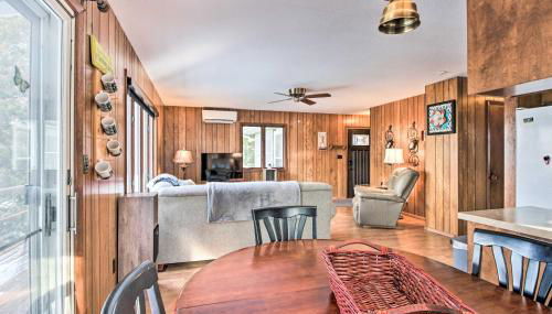 Cabin Getaway with Private Dock, Walk to Trail! - Foto 5