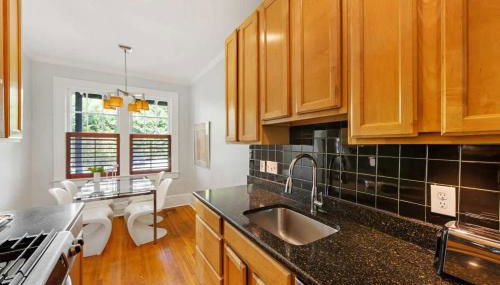 Contemporary 2BR in Myers Park with Screened Porch - Foto 4