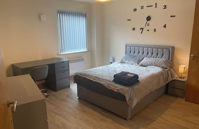 Whitworth Street Apartment in Manchester - Photo 4