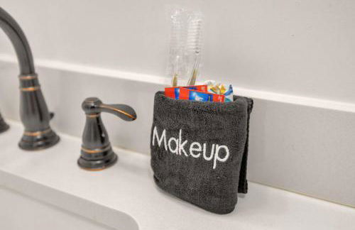 Single Story Pet Friendly Home, with Fenced Yard, Fire Pit, 5min to Downtown!! - Foto 24