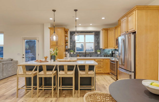 Sunset Serenity by Avantstay Rooftop w/ Hot Tub & Fire Pit, 3 Blocks to Beach! - Foto 12