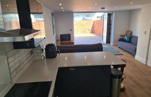 Number 10 - Stunning brand new house - sleeps 6 - free parking - Foto 11