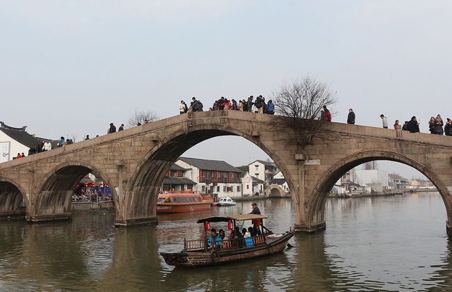 Shanghai Day Trip of Zhujiajiao Water Town, Jade Buddha Temple and Tianzifang - Foto 3