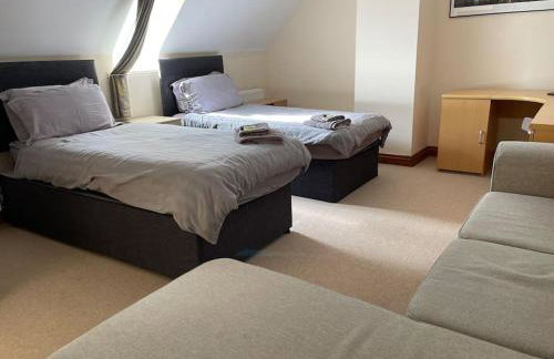 Spacious Home, 6 large bedrooms, full sky package, sleeps 14 - Foto 60
