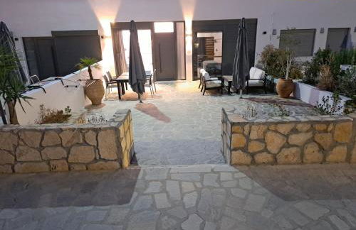 Courtyard Luxury Suites “ APOSTOLOS” - Foto 23