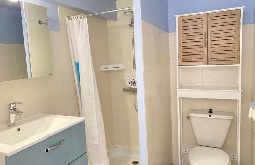 Maison Tout Confort avec Mezzanine à 300m de la Plage - Wifi, Terrasse, Parking Privé - FR-1-231-246 - Photo 11