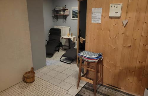 Großes Haus mit Garten, Sauna, Flügel, Kamin uvm - Photo 15